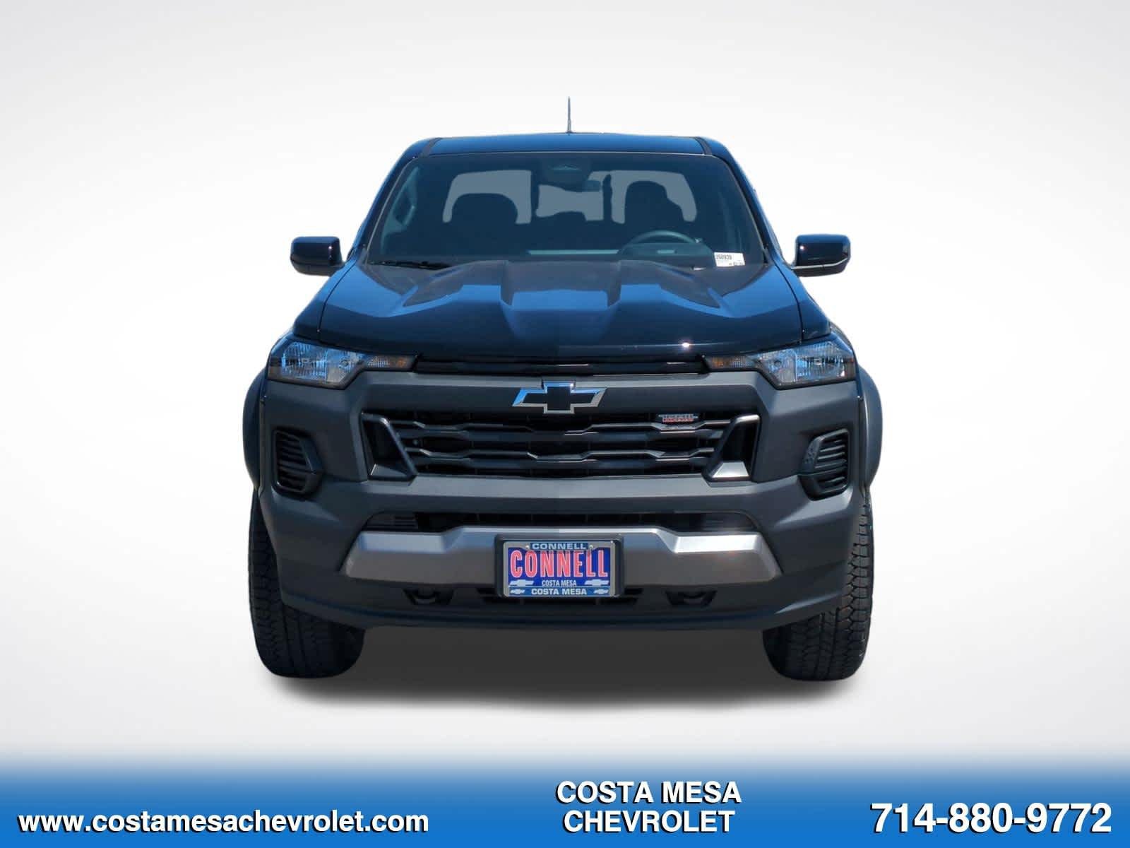 New 2026 Chevrolet Colorado Trail Boss w/ Midnight Edition AWD/4WD image 2