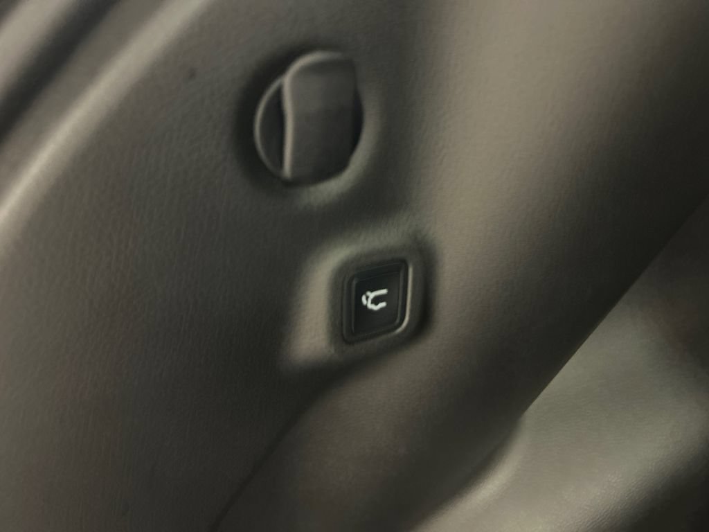 Used 2024 Jeep Compass Limited w/ Elite Group AWD/4WD image 34