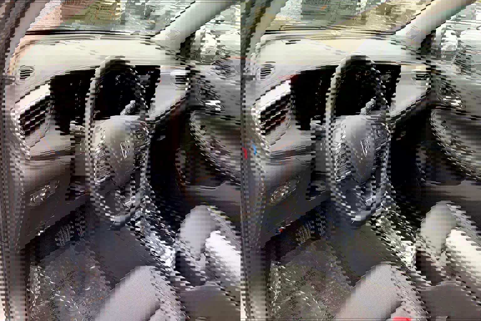 Used 2024 Buick Encore GX Sport Touring image 16