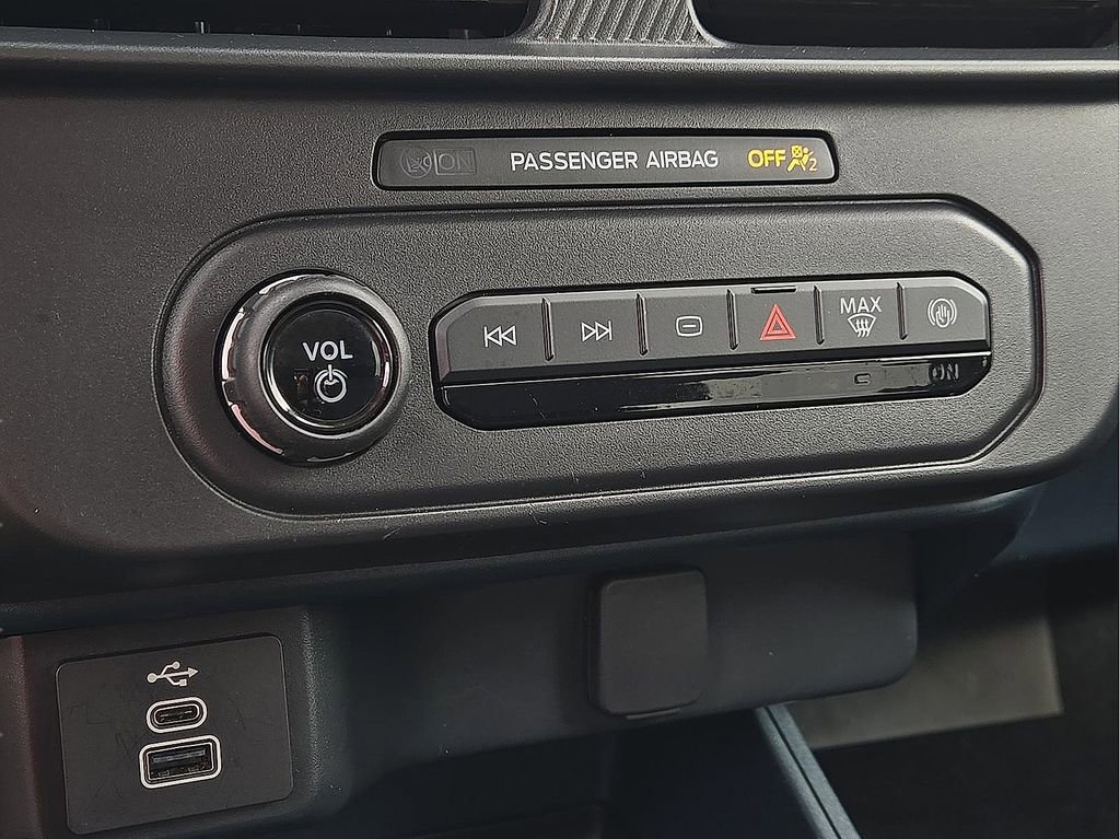 Used 2025 Ford Maverick XL image 14