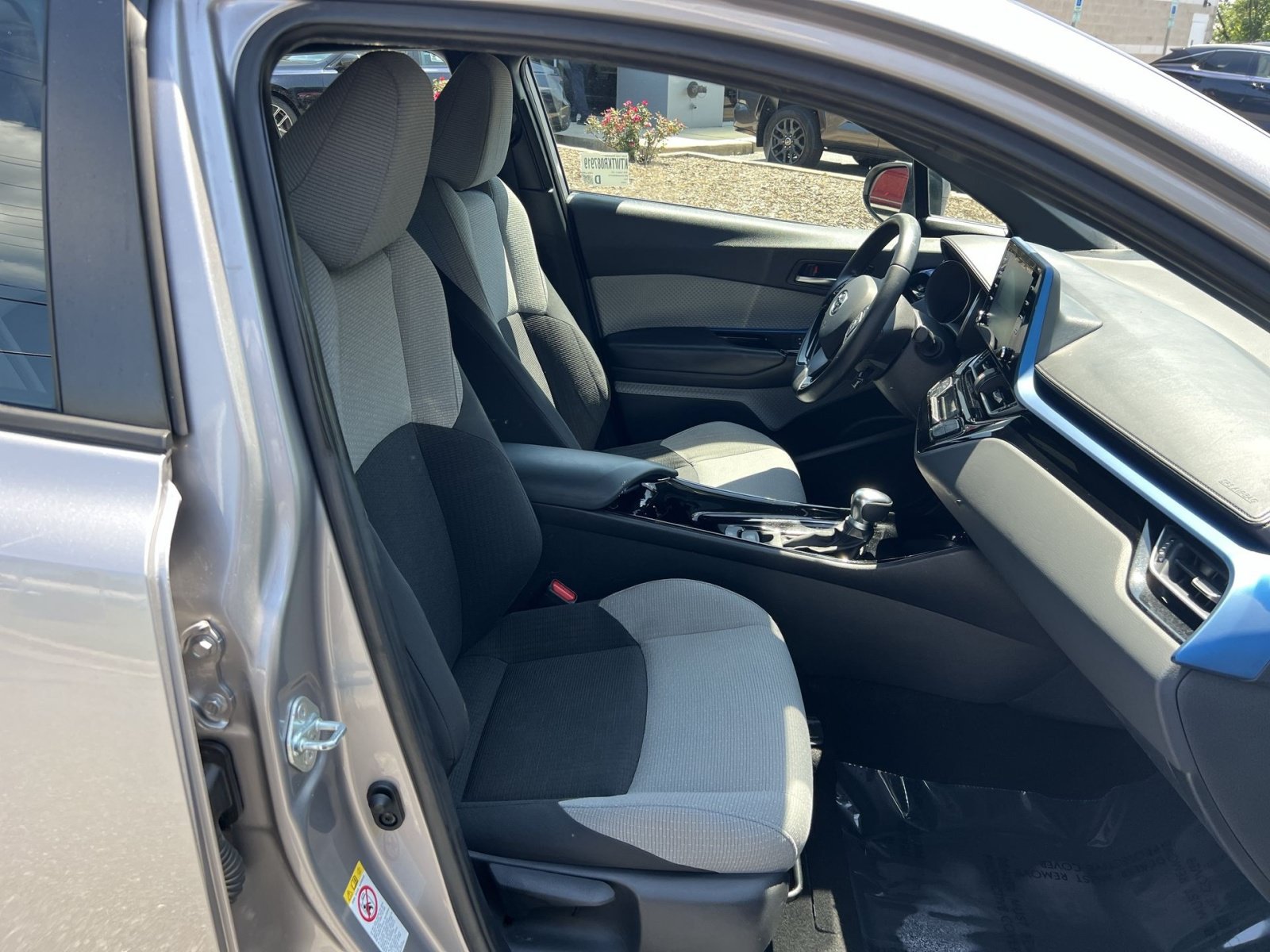Used 2019 Toyota C-HR XLE FWD image 24