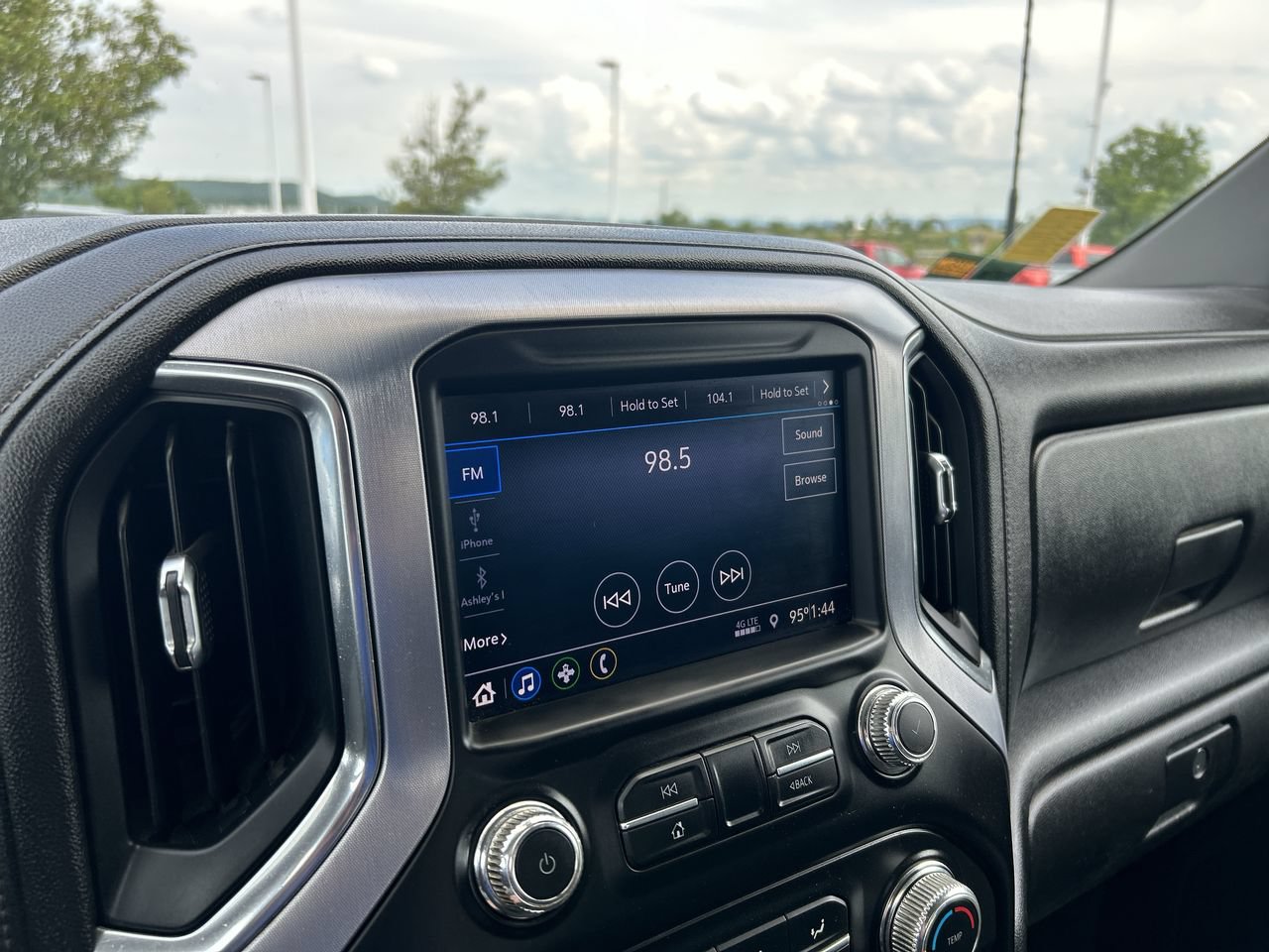Used 2020 GMC Sierra 2500 SLE AWD/4WD image 28