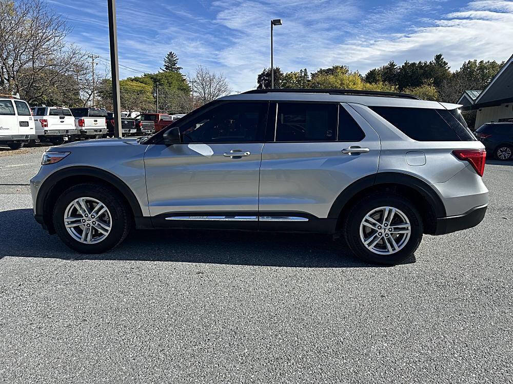 Used 2020 Ford Explorer XLT w/ Comfort Package image 2