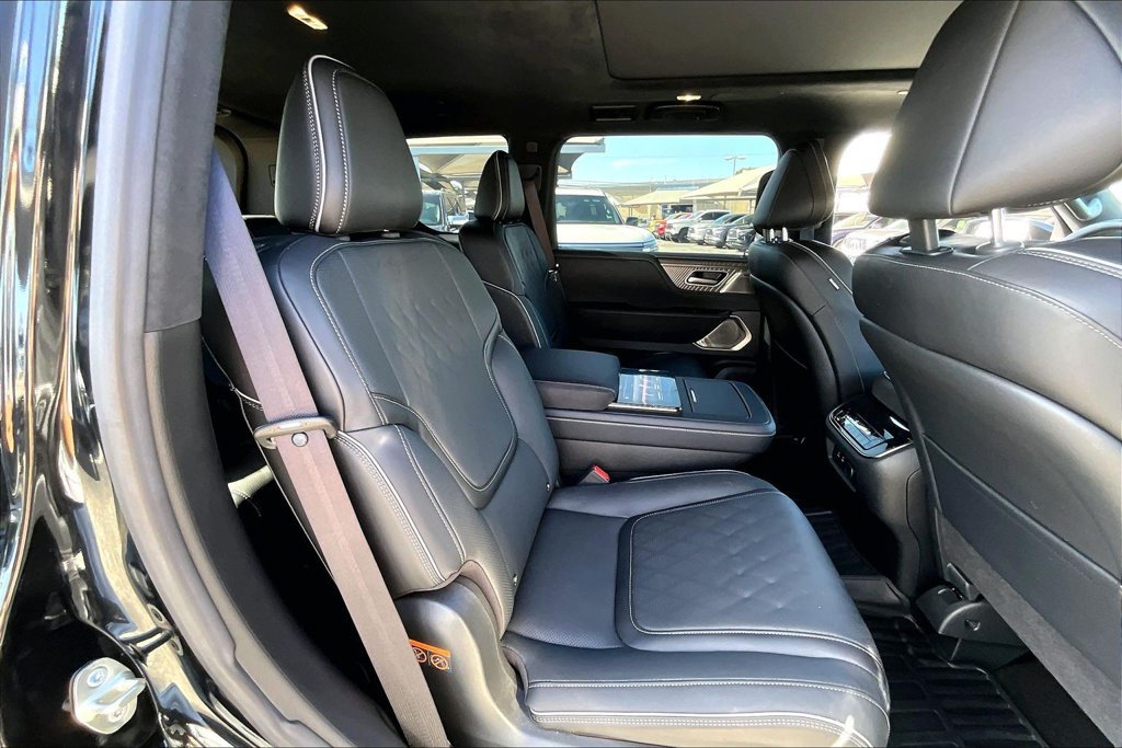 Used 2026 INFINITI QX80 Autograph w/ Premium Cargo Package AWD/4WD image 38