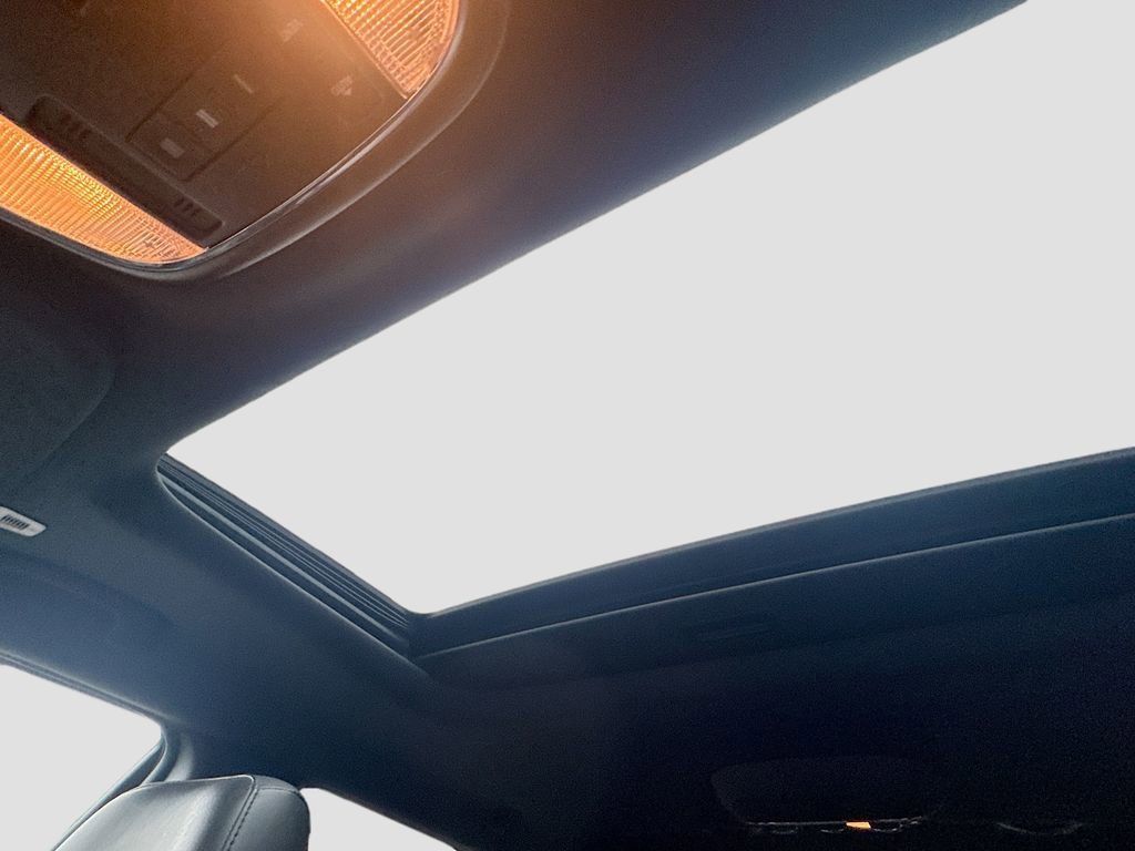 Used 2019 Dodge Durango R/T w/ Technology Group image 20