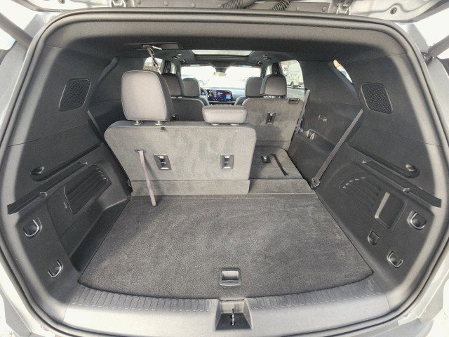 Used 2025 Chevrolet Traverse Z71 image 20