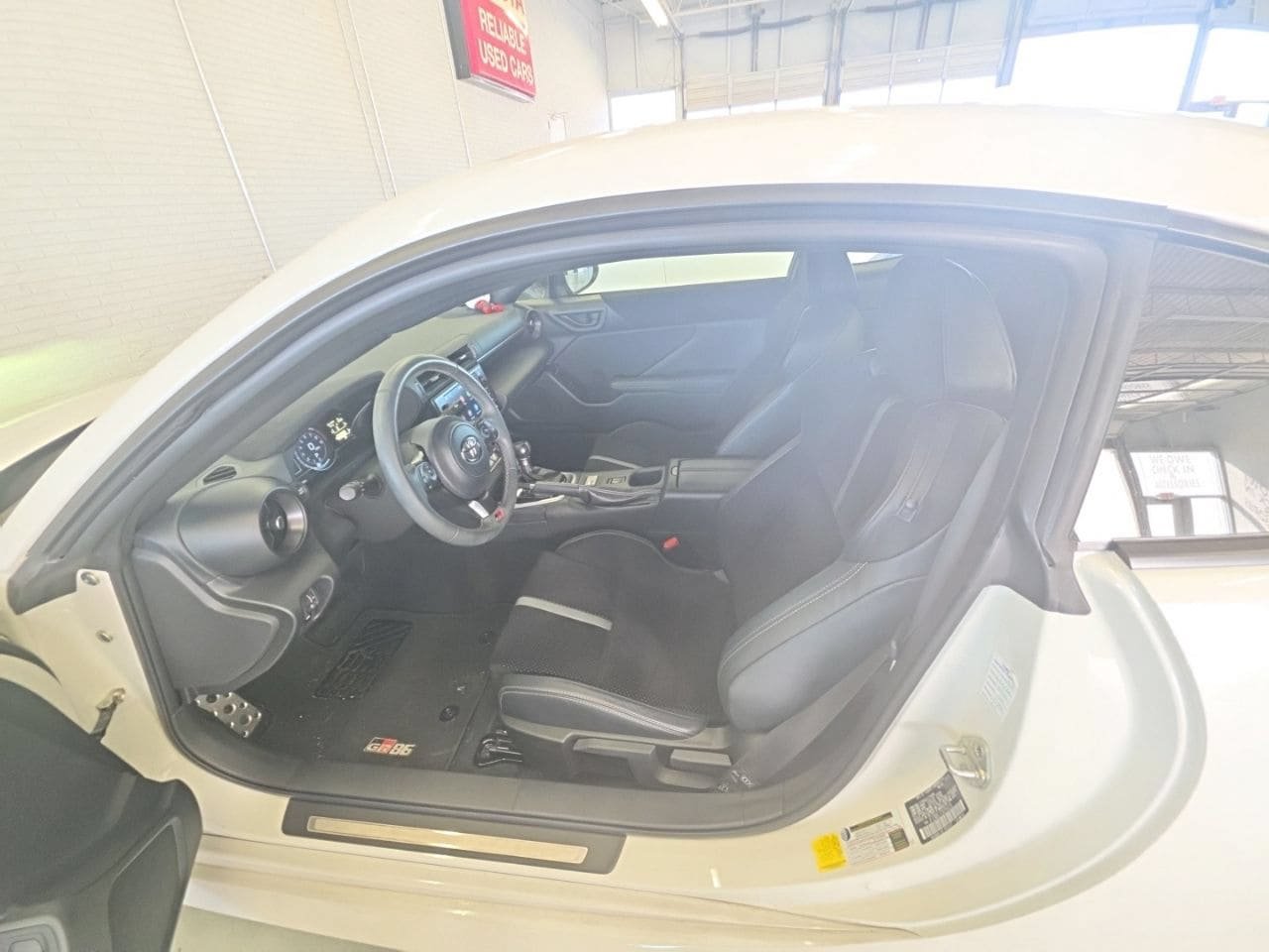 Used 2025 Toyota GR86 Premium RWD image 9