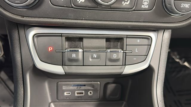 Used 2024 GMC Terrain SLT image 29