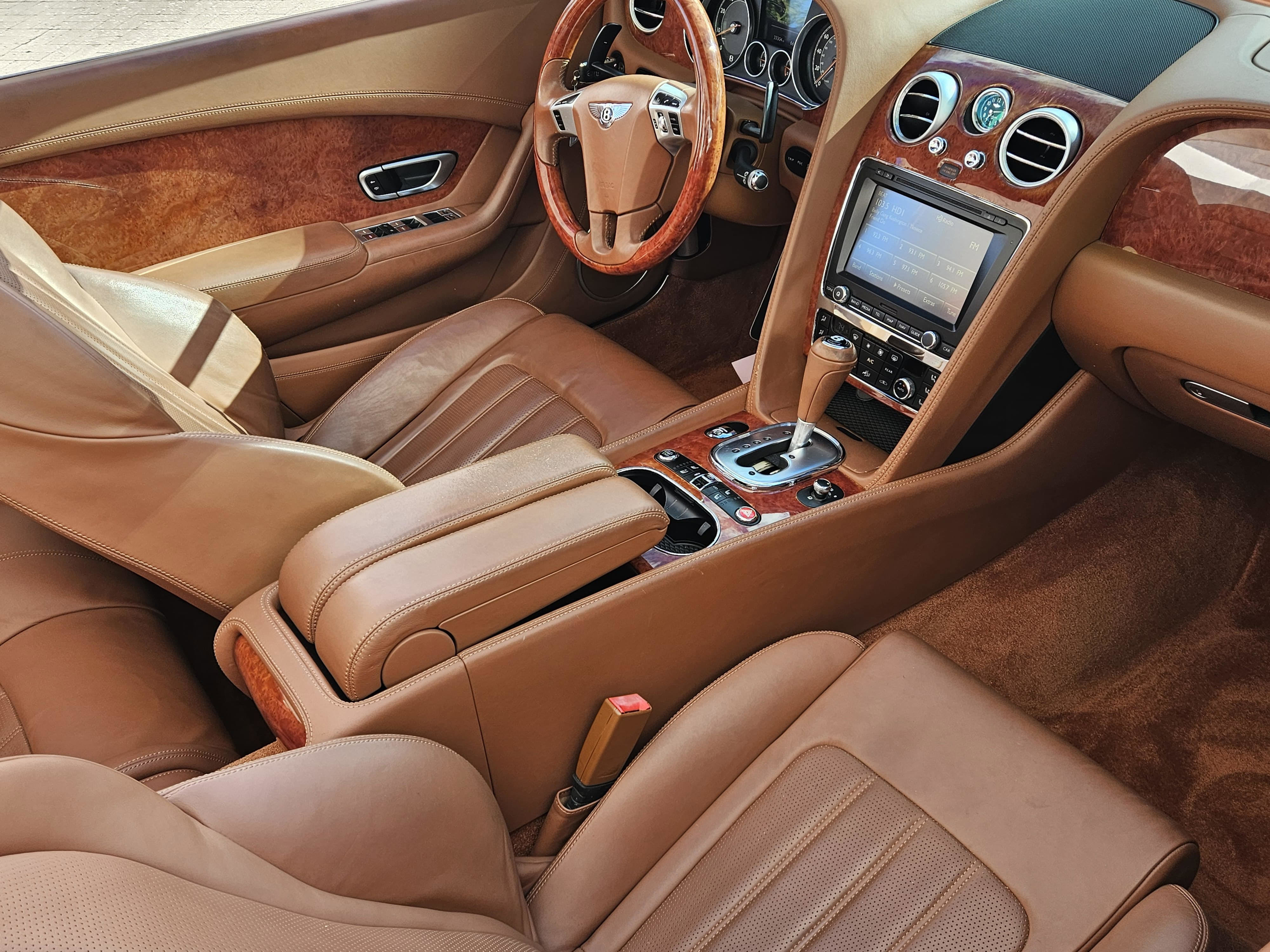 Used 2014 Bentley Continental GT image 9