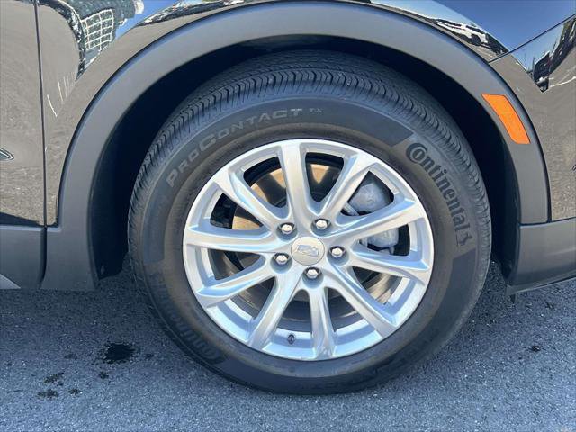 Used 2022 Cadillac XT4 Luxury w/ Cold Weather Package AWD/4WD image 9