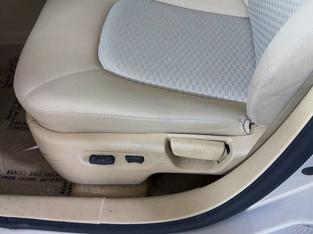 Used 2009 Chevrolet HHR LT FWD image 14