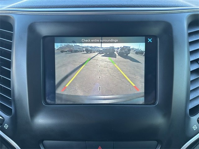 Used 2019 Jeep Cherokee Latitude Plus image 29