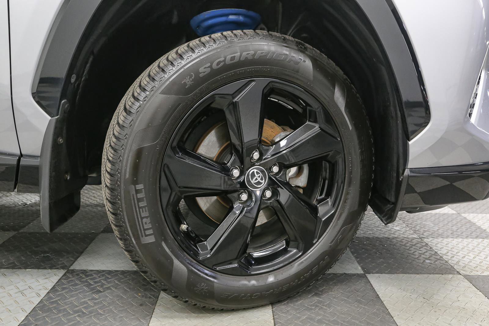 Used 2019 Toyota RAV4 XSE w/ Carpet Mat Package AWD/4WD image 15