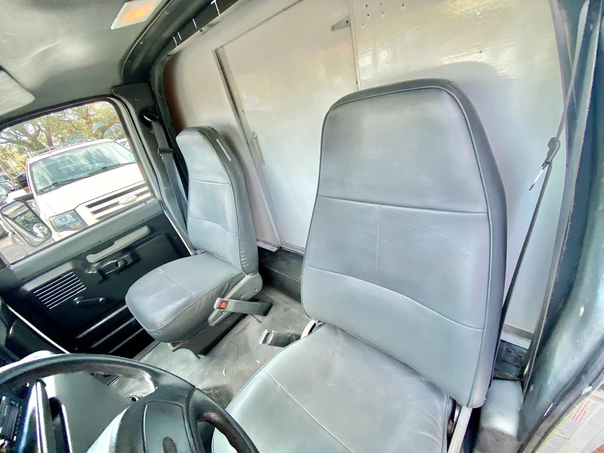 Used 1996 Ford E-350 and Econoline 350 RWD image 13