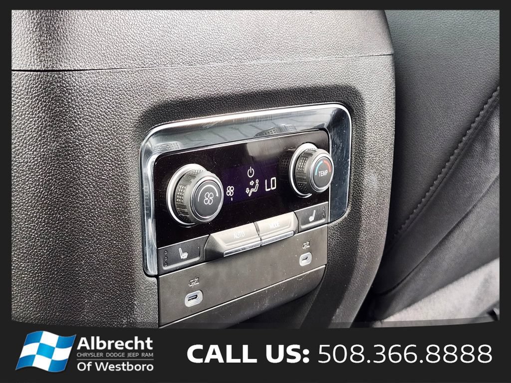 Used 2024 Chevrolet Tahoe Premier AWD/4WD image 17