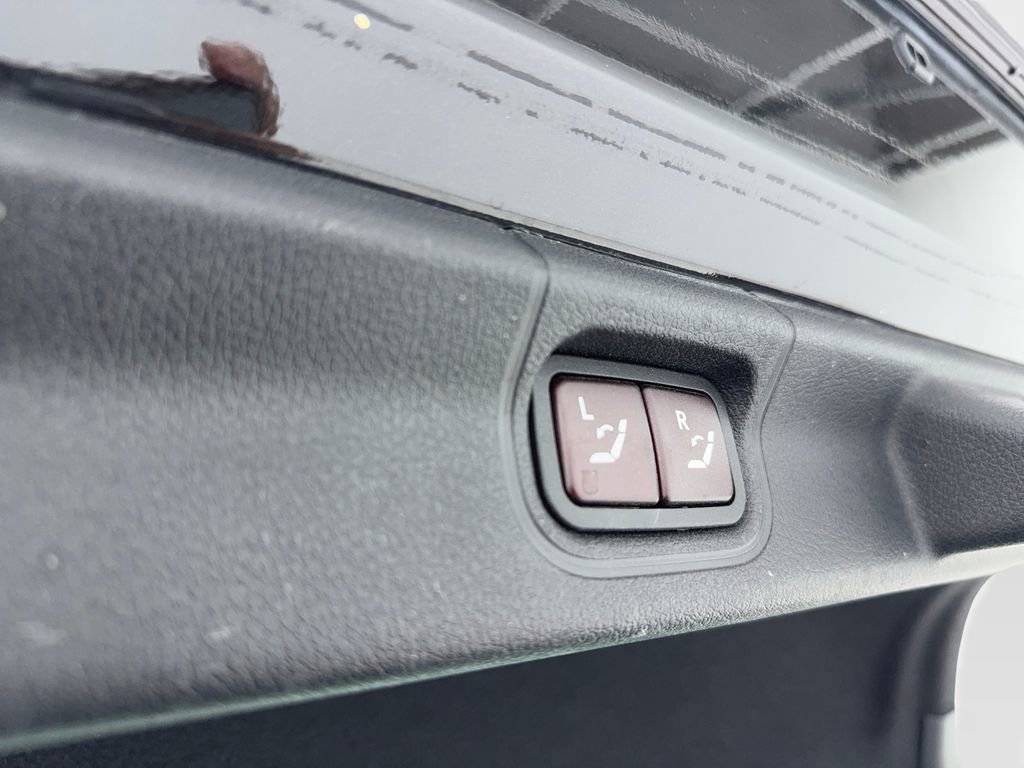 Used 2023 Mercedes-Benz EQE 500 4MATIC Sedan image 56