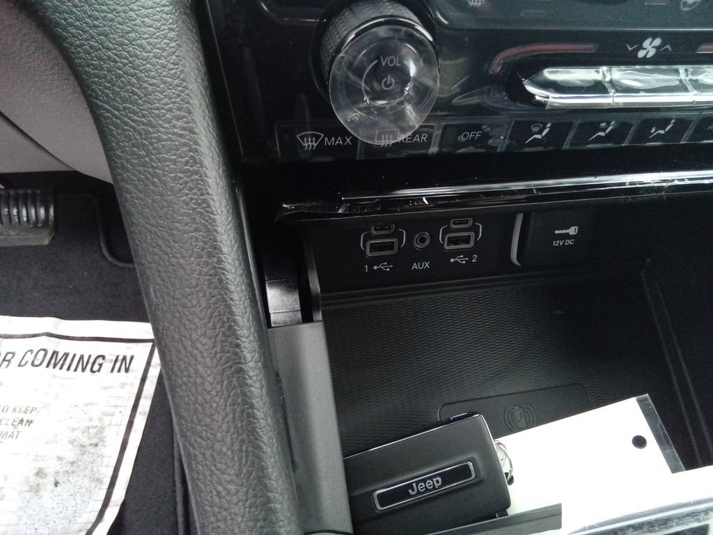 New 2026 Jeep Grand Cherokee Laredo X AWD/4WD image 21