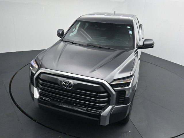Used 2025 Toyota Tundra Limited AWD/4WD image 27