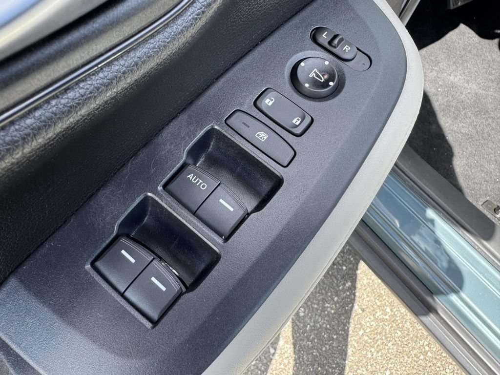 Used 2024 Honda HR-V LX image 17