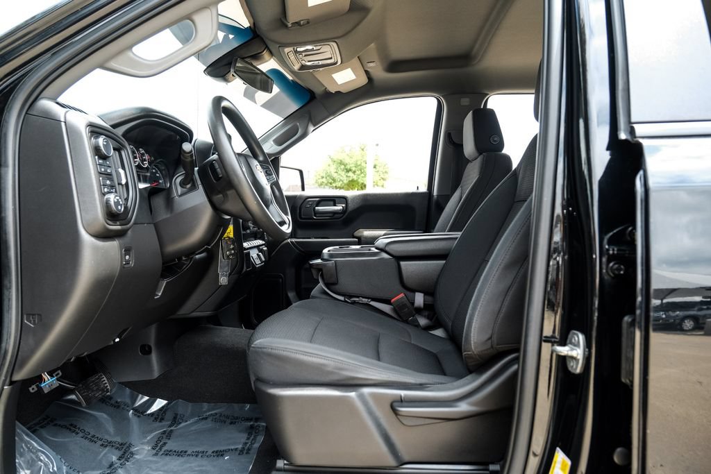 Used 2022 Chevrolet Silverado 1500 Custom w/ Safety Confidence Package AWD/4WD image 3