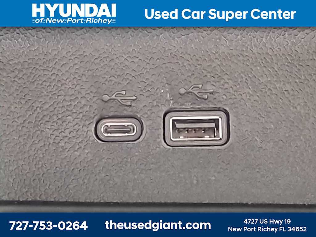 Used 2026 Chevrolet Traverse Z71 w/ LPO, Floor Liner Package AWD/4WD image 27