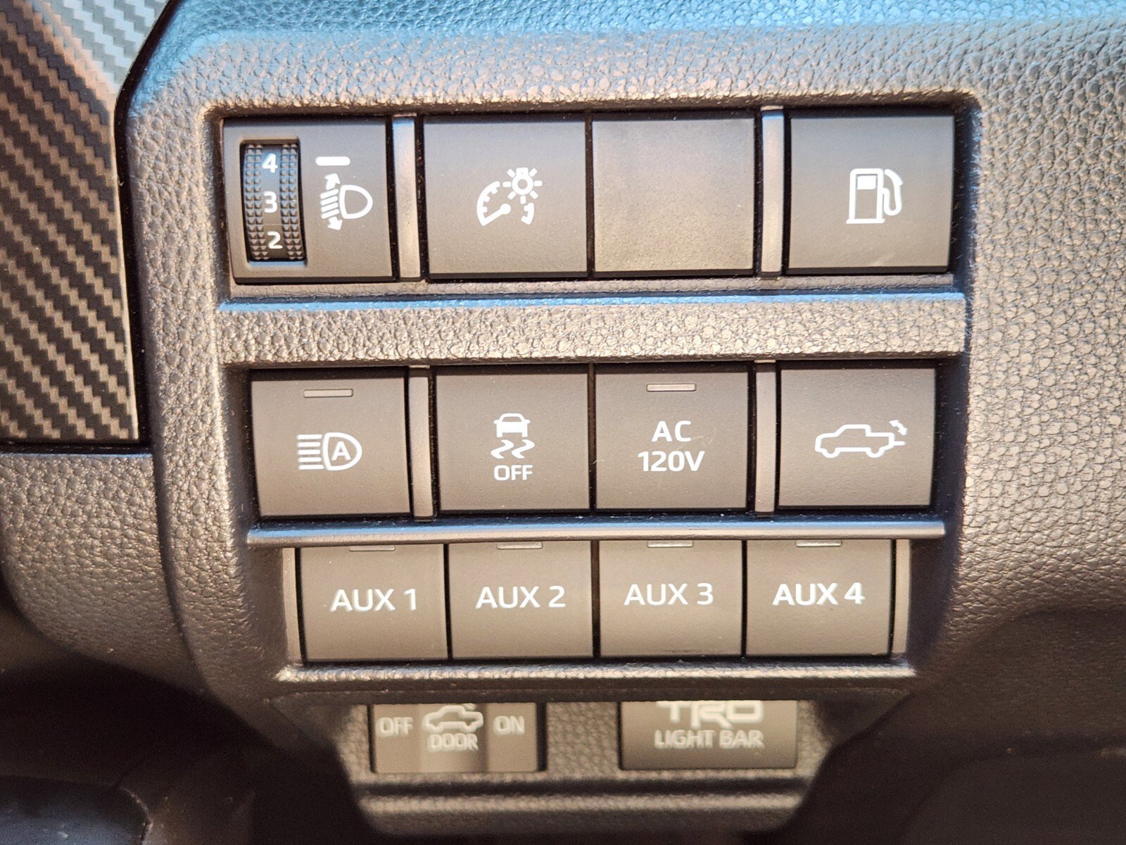 Certified 2025 Toyota Tacoma TRD Pro image 18