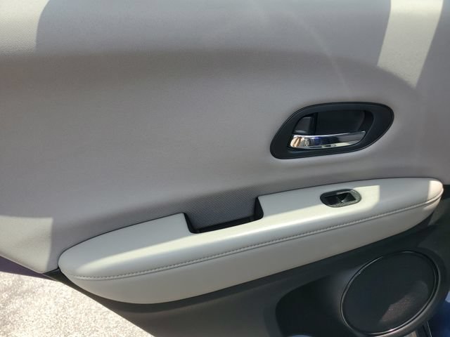 Used 2017 Honda HR-V LX image 13