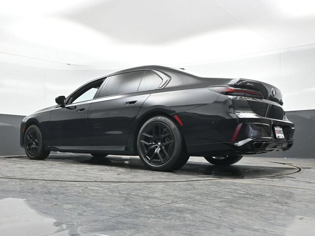Used 2023 BMW 760i xDrive w/ Executive Package AWD/4WD image 38