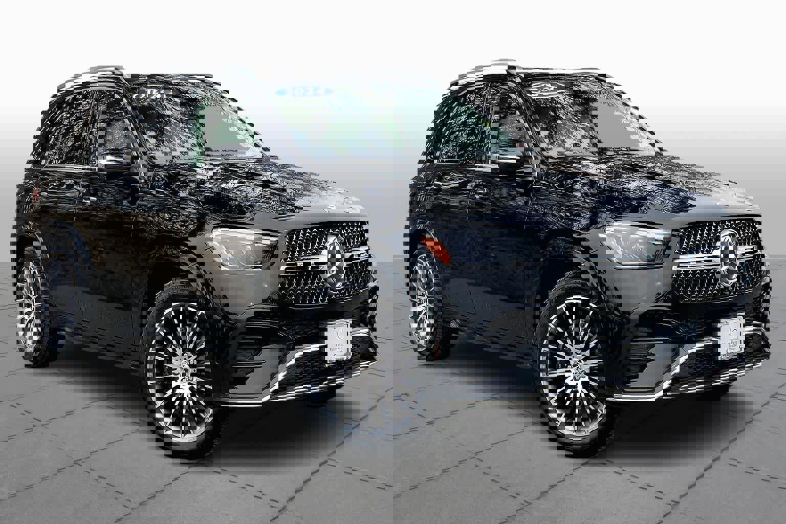 Used 2024 Mercedes-Benz GLE 350 4MATIC image 3