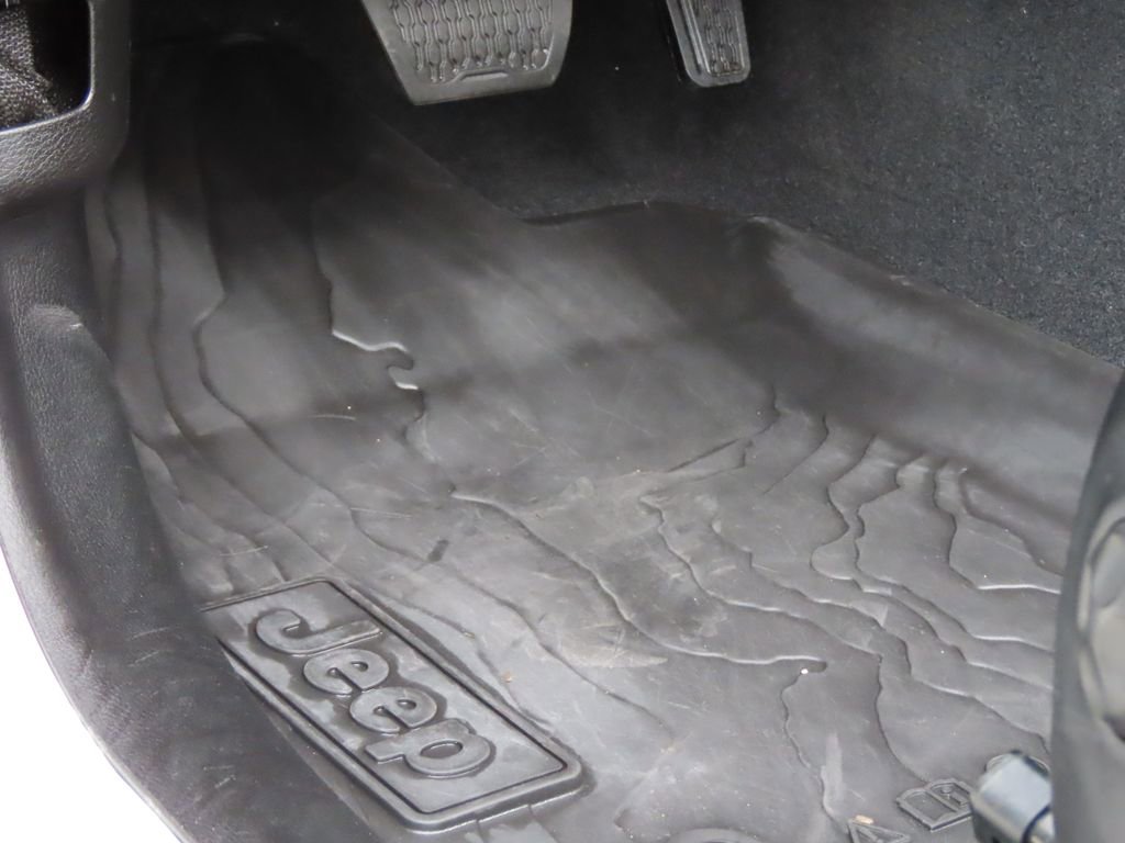 Used 2024 Jeep Wrangler High Altitude image 39