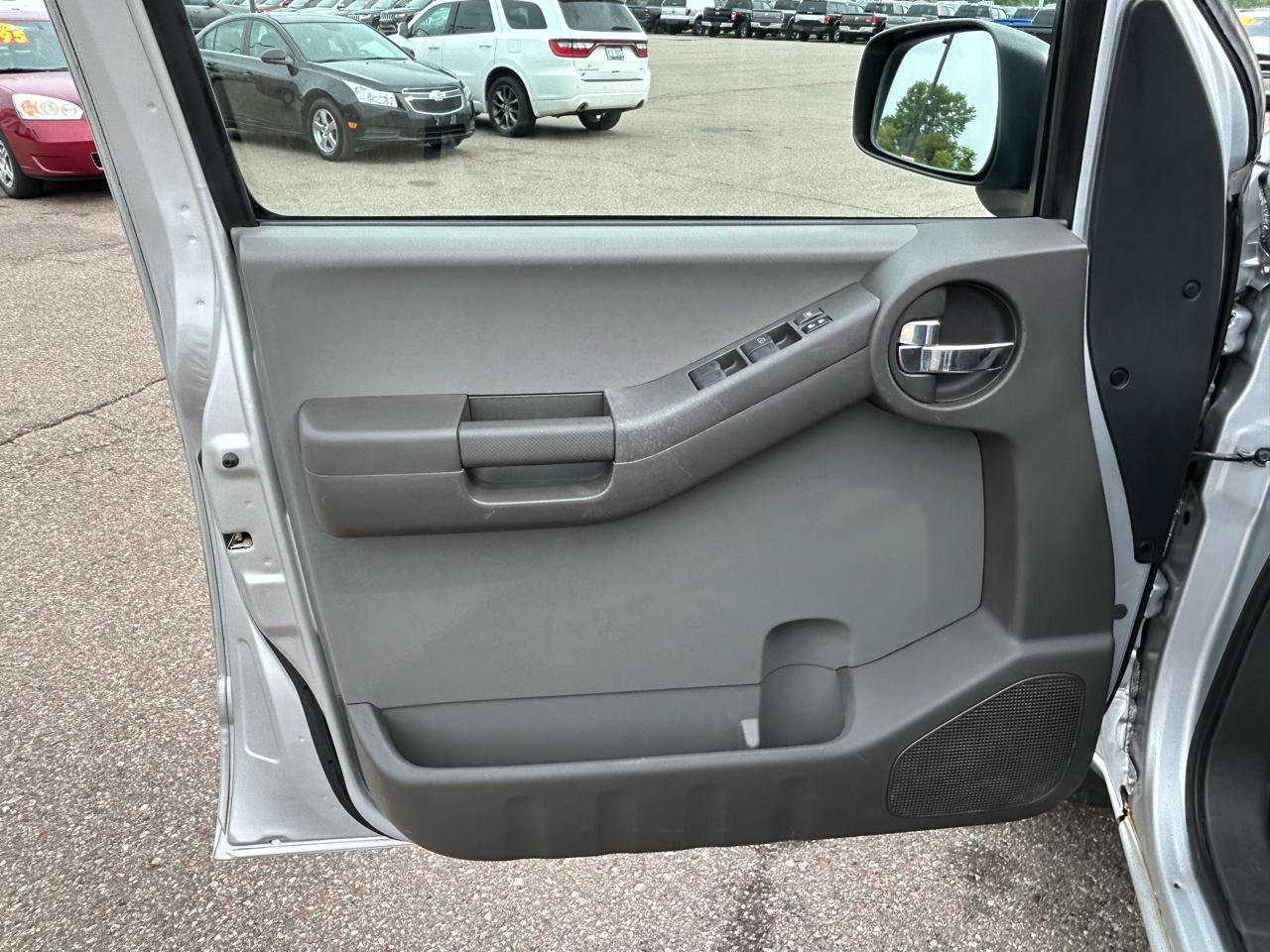 Used 2013 Nissan Xterra S AWD/4WD image 14