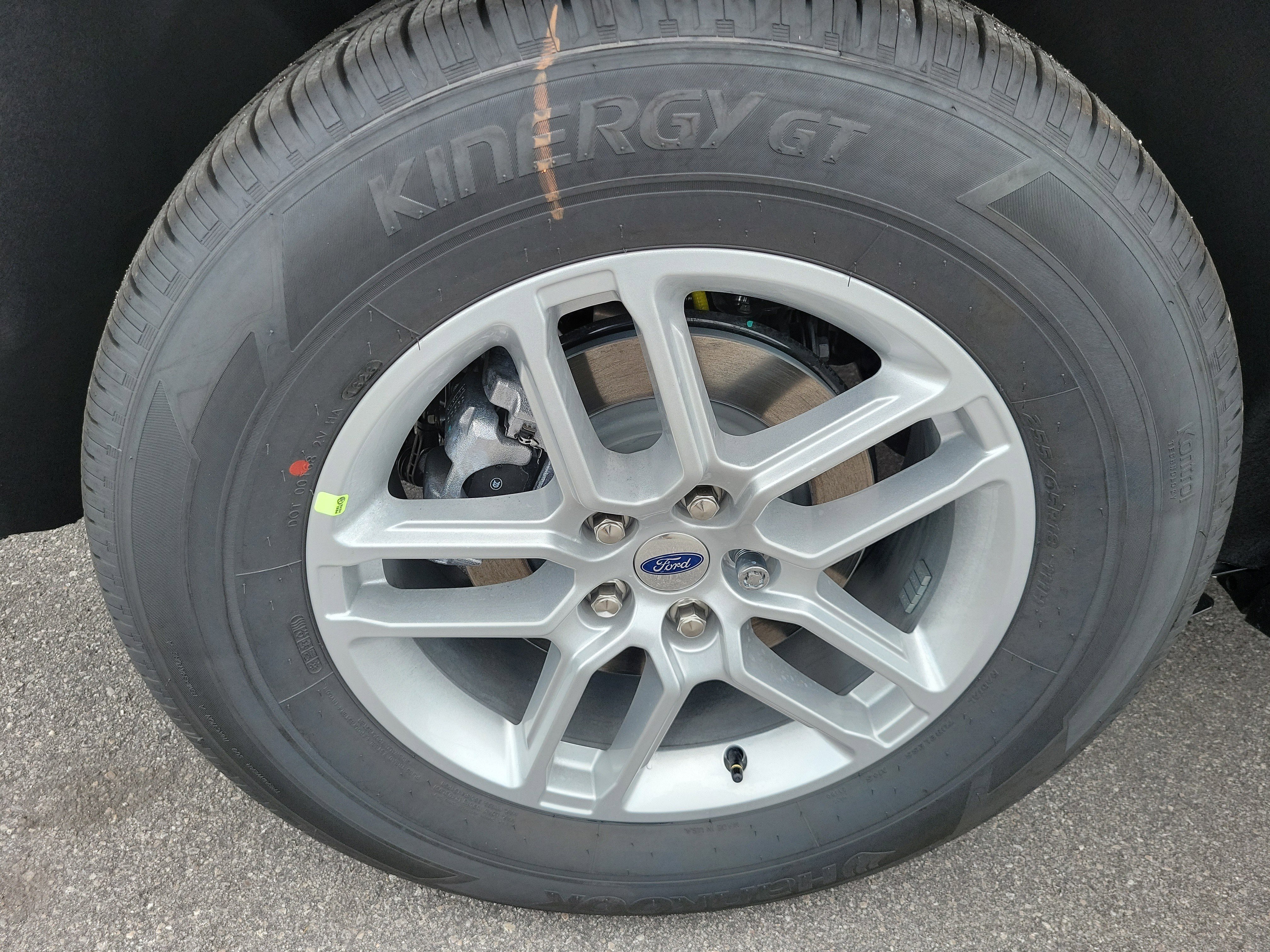 New 2026 Ford Explorer Active RWD image 8