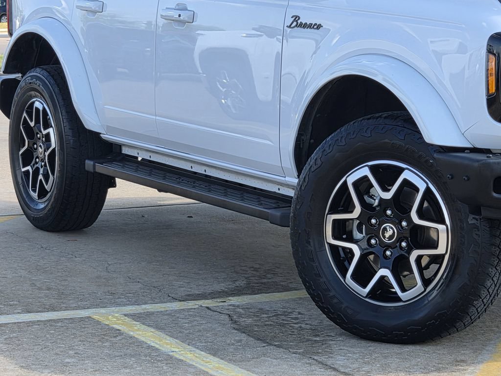 Used 2023 Ford Bronco Outer Banks AWD/4WD image 11