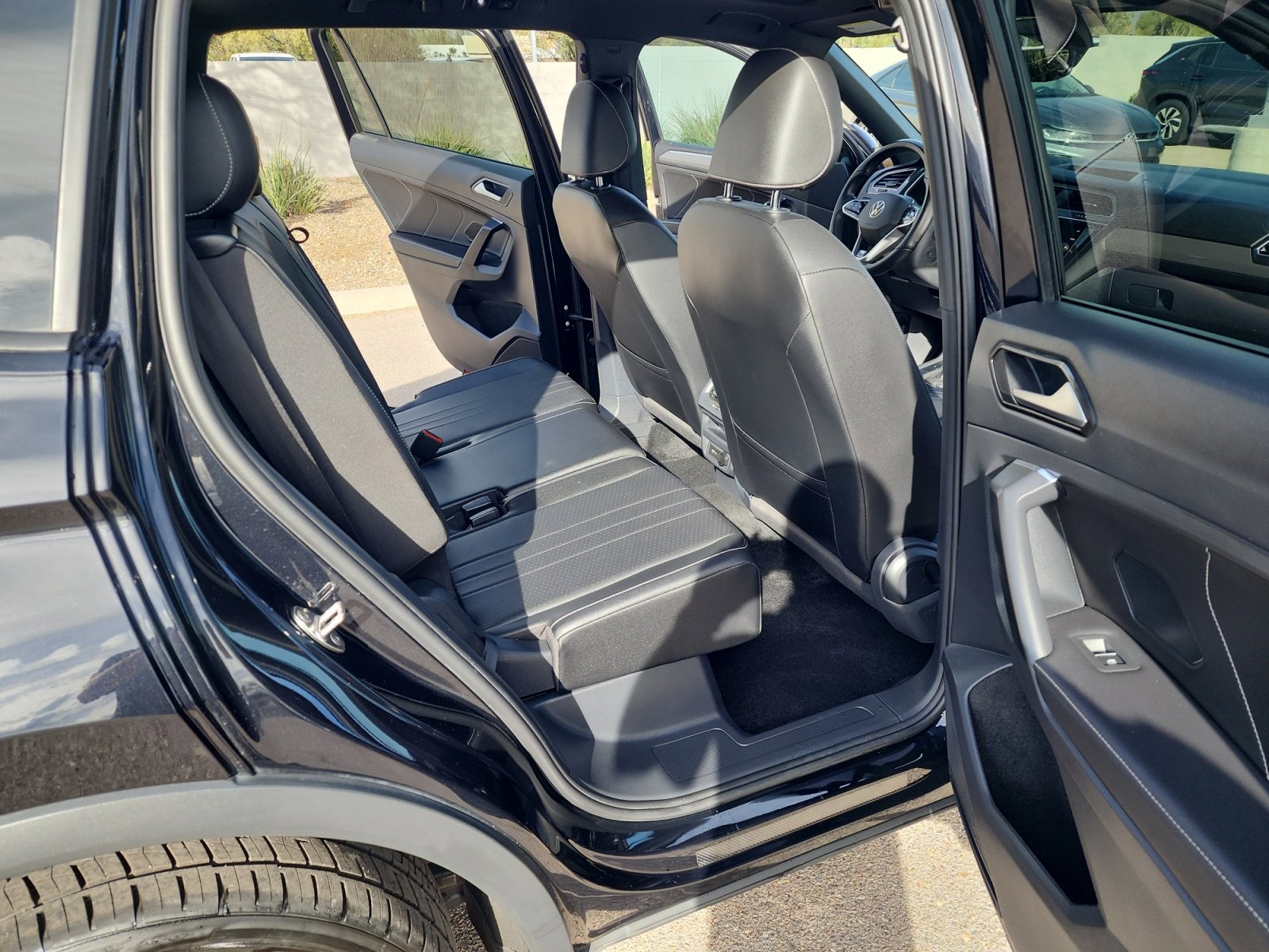 Certified 2023 Volkswagen Tiguan SE R-Line image 18