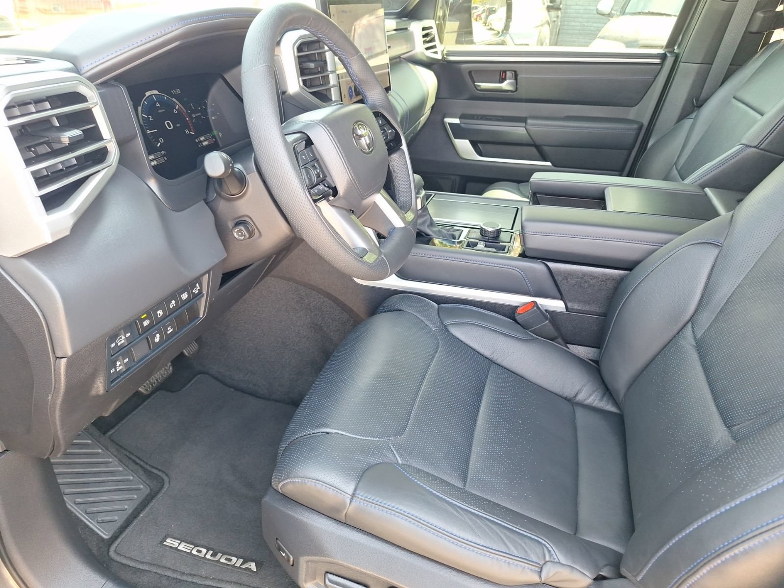 Used 2025 Toyota Sequoia Platinum AWD/4WD image 15