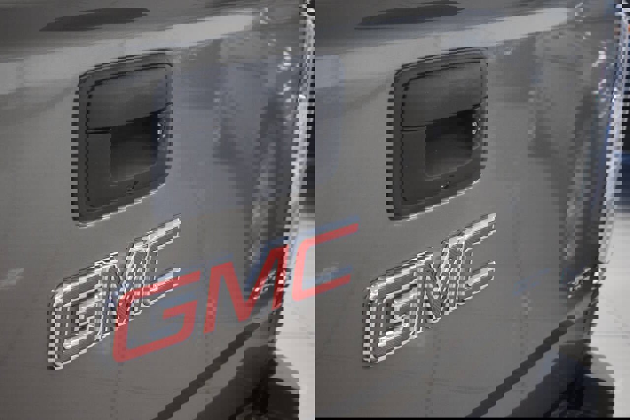 Used 2015 GMC Canyon SLT w/ Driver Alert Package image 41