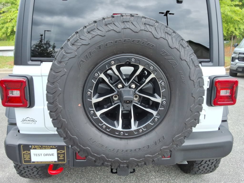 Used 2024 Jeep Wrangler Unlimited Rubicon w/ XTREMEE 35" Tire Package AWD/4WD image 16