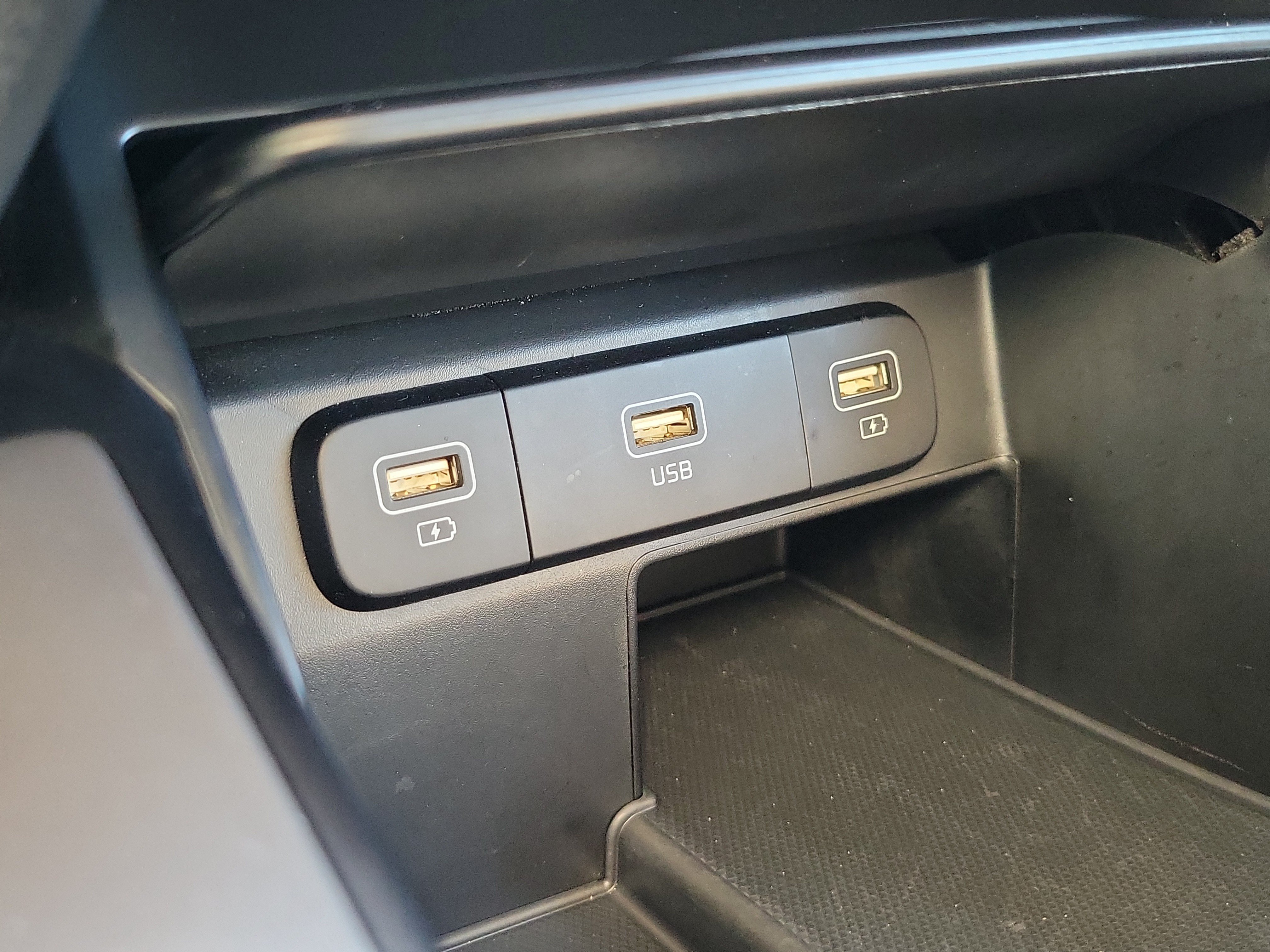 Certified 2022 Kia Sorento LX FWD image 34