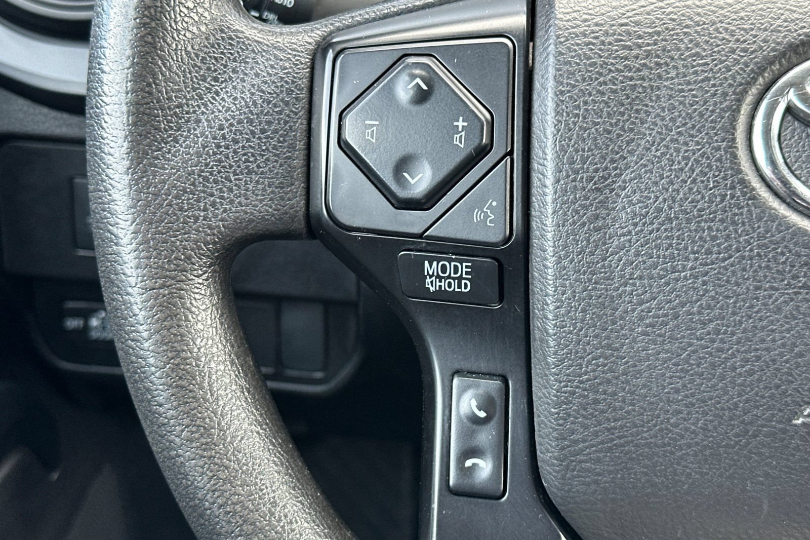 Used 2023 Toyota Tacoma SR AWD/4WD image 23