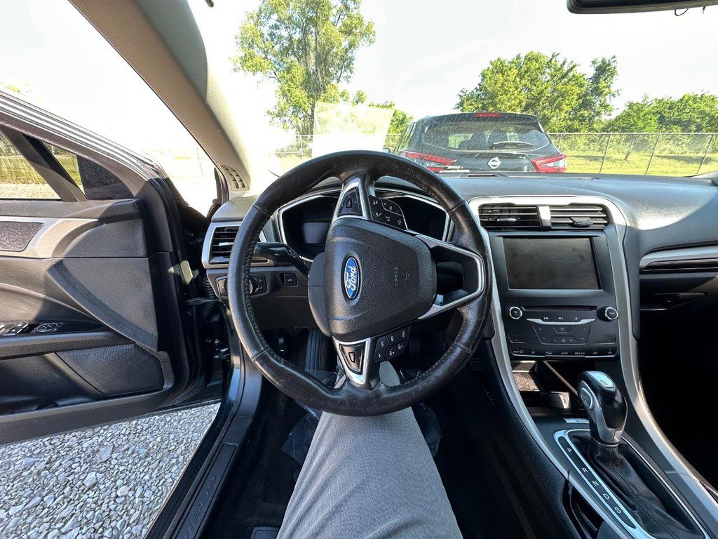 Used 2014 Ford Fusion SE w/ Equipment Group 202A FWD image 15