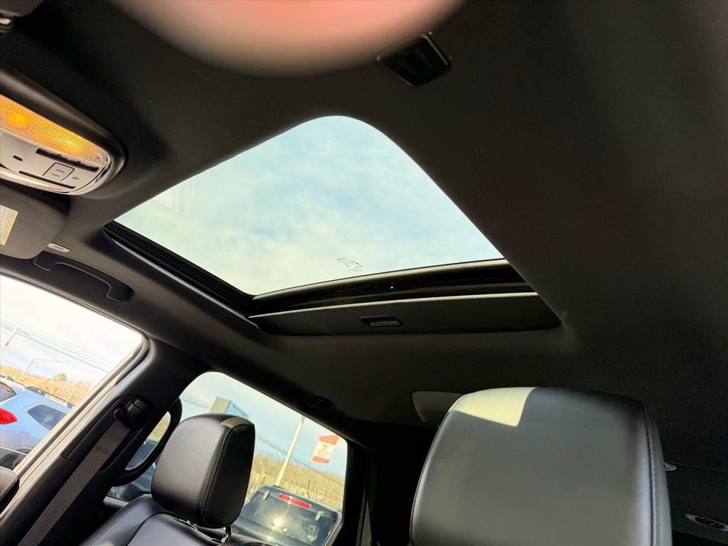 Used 2024 Dodge Durango GT image 18