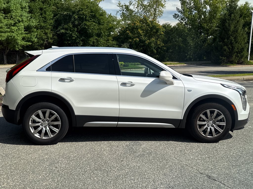 Used 2019 Cadillac XT4 Premium Luxury w/ Cold Weather Package AWD/4WD image 4