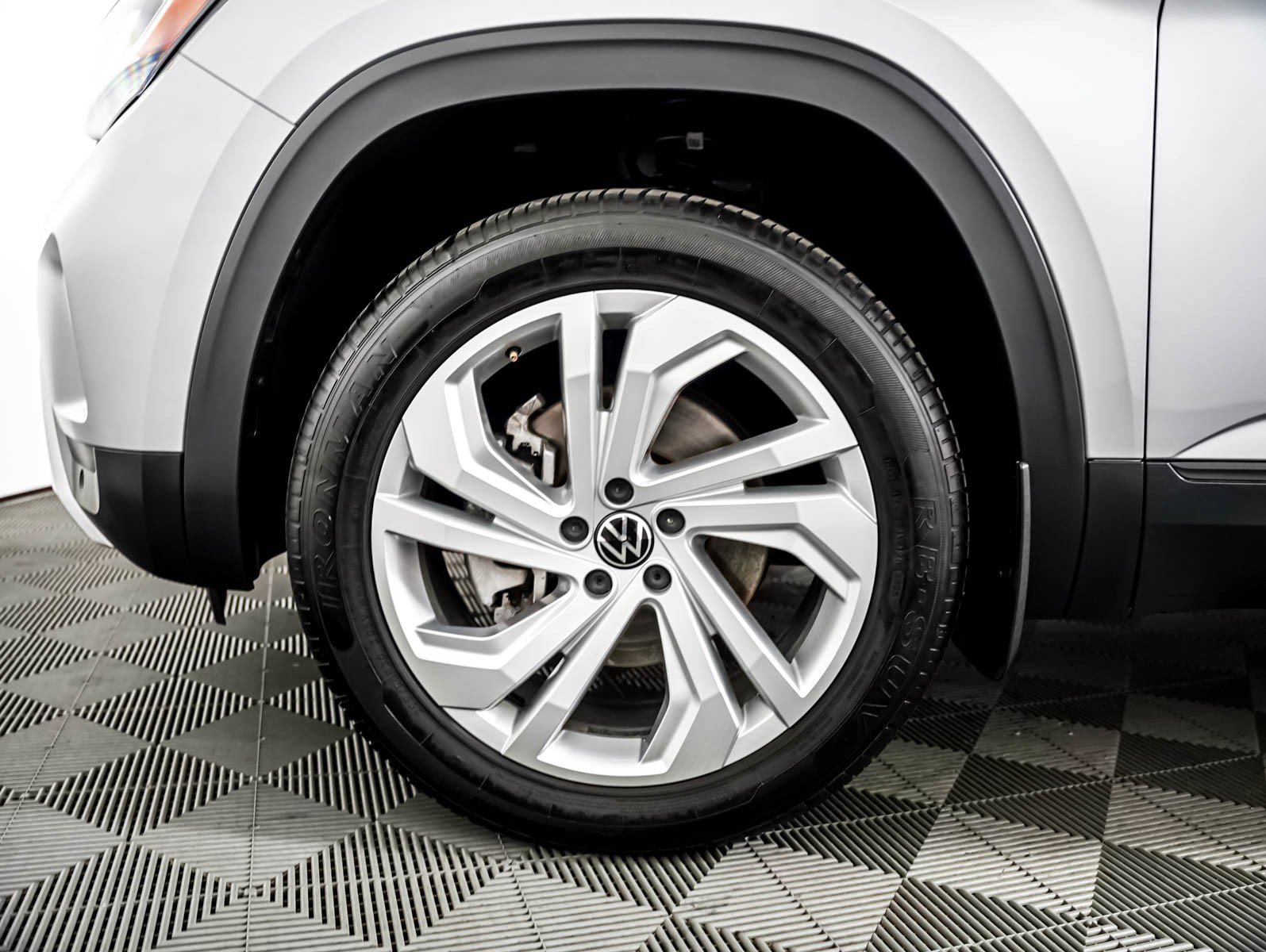 Used 2022 Volkswagen Atlas SE FWD image 6