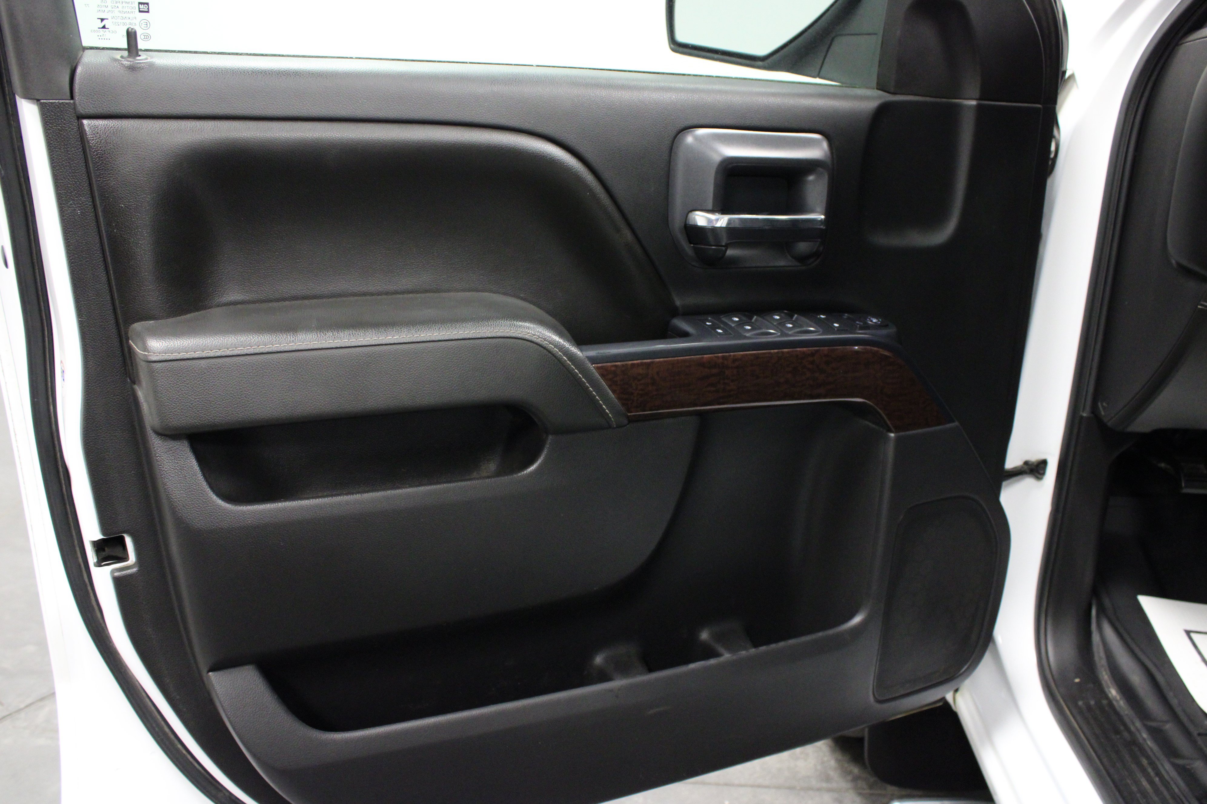 Used 2016 GMC Sierra 1500 SLE w/ SLE Value Package AWD/4WD image 11