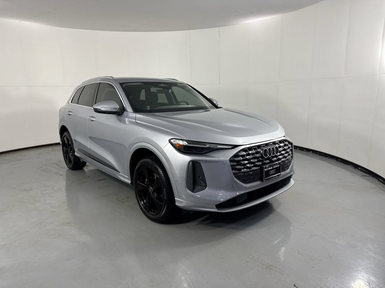 Used 2025 Audi Q5 Premium Plus w/ Premium Plus AWD/4WD image 3