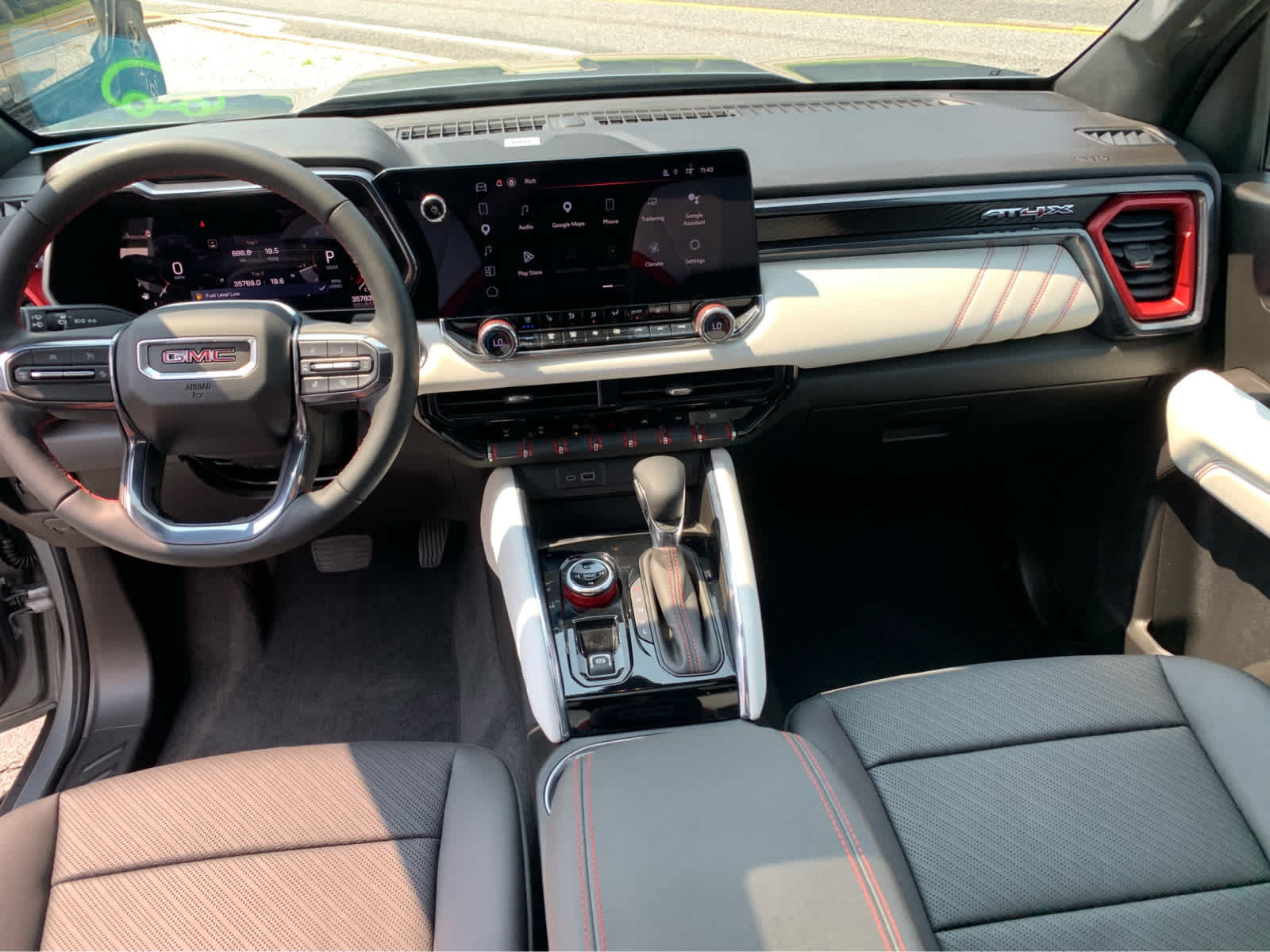 Used 2023 GMC Canyon AT4X w/ Edition 1 AWD/4WD image 10