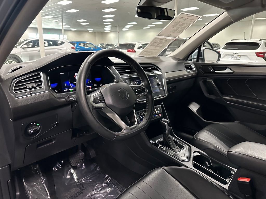 Used 2022 Volkswagen Tiguan SE FWD image 15