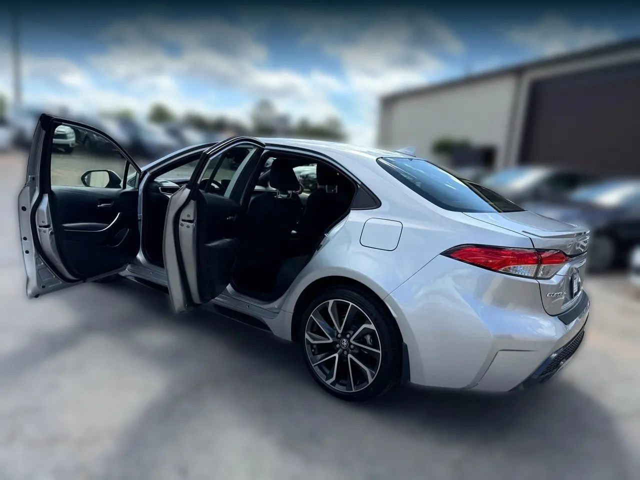 Used 2022 Toyota Corolla SE w/ SE Premium Package image 23