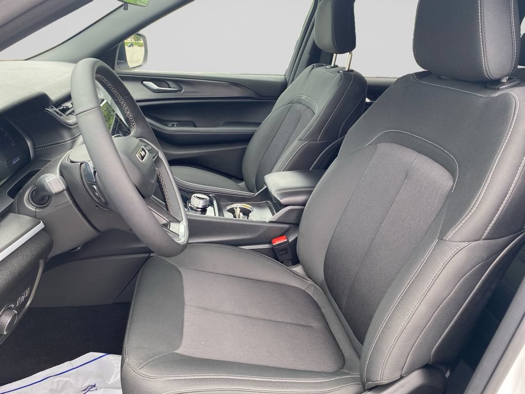 New 2026 Jeep Grand Cherokee Laredo X AWD/4WD image 18