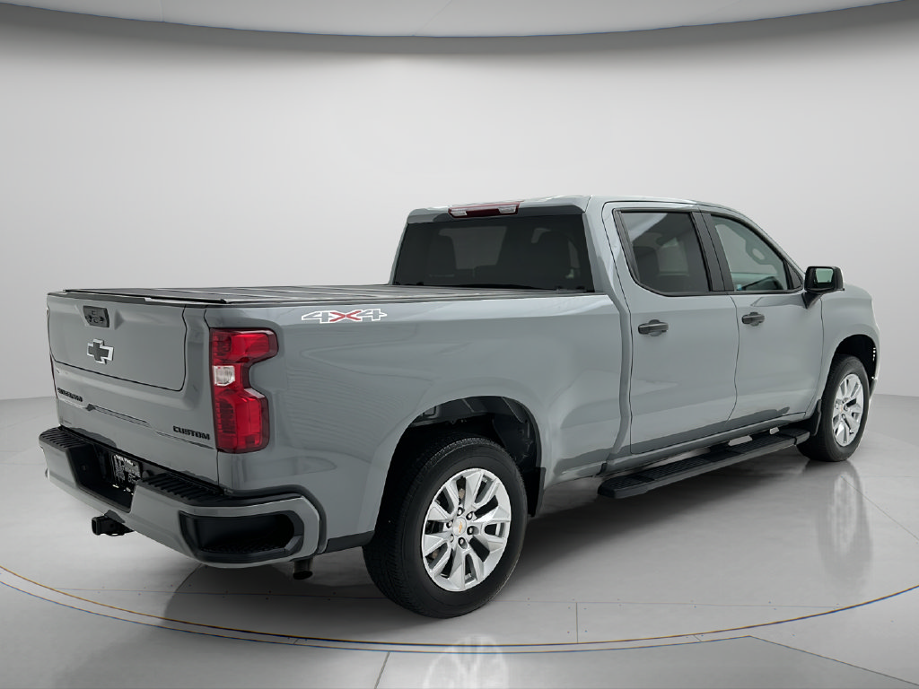 Used 2025 Chevrolet Silverado 1500 Custom w/ LPO, Dark Essentials Package AWD/4WD image 5